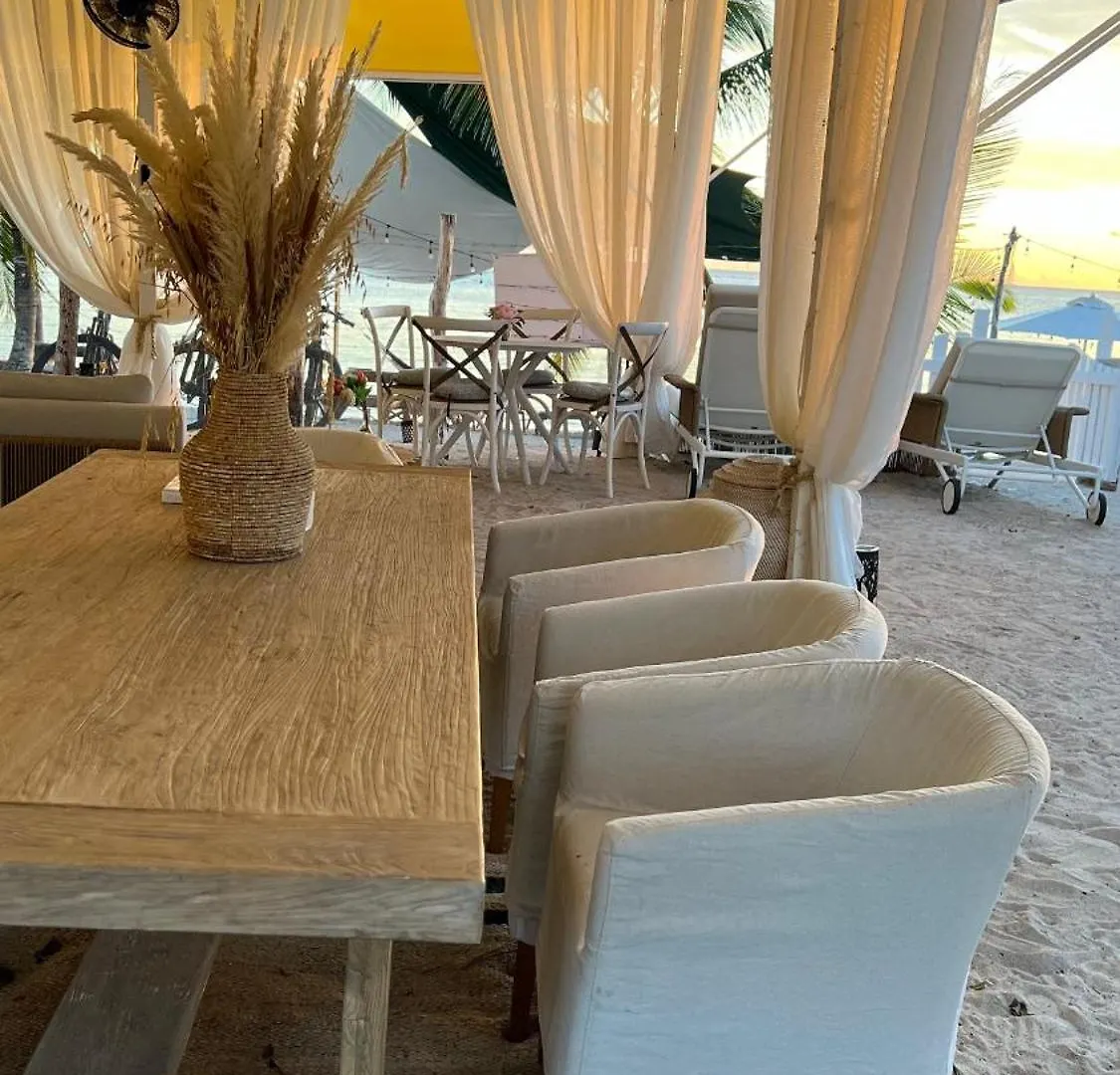 Casa Rosada Beach Front Мано-Хуан 4*,  Доминиканская Республика